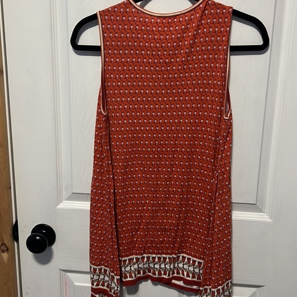 3/$20 max studio  small orange tank - Picture 3 of 3